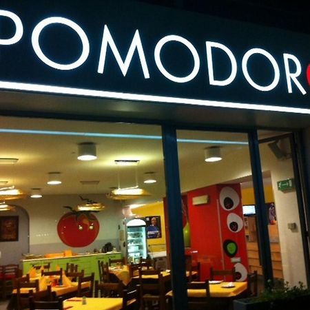 Albergo Ristorante Pomodoro Omegna Exteriör bild