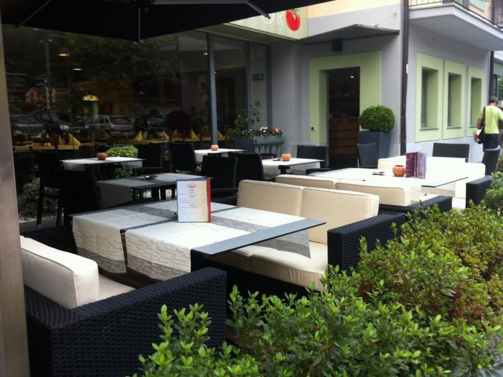 Albergo Ristorante Pomodoro Omegna Exteriör bild